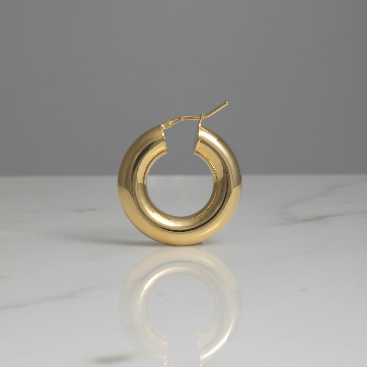 Large 18kt gold-plated Lily earrings