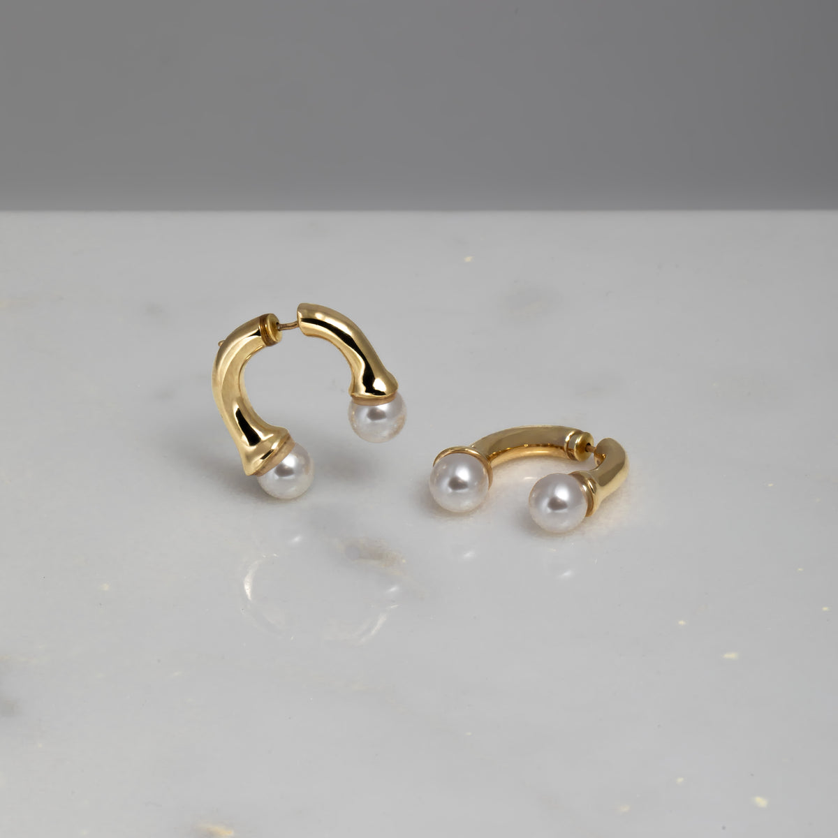Boucles d'oreilles Lily en plaqué or 18kt avec perles naturelles